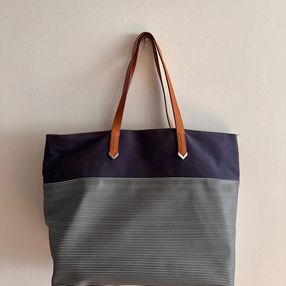 Stella & Dot Navy Tote Bag - Picture 7 of 8